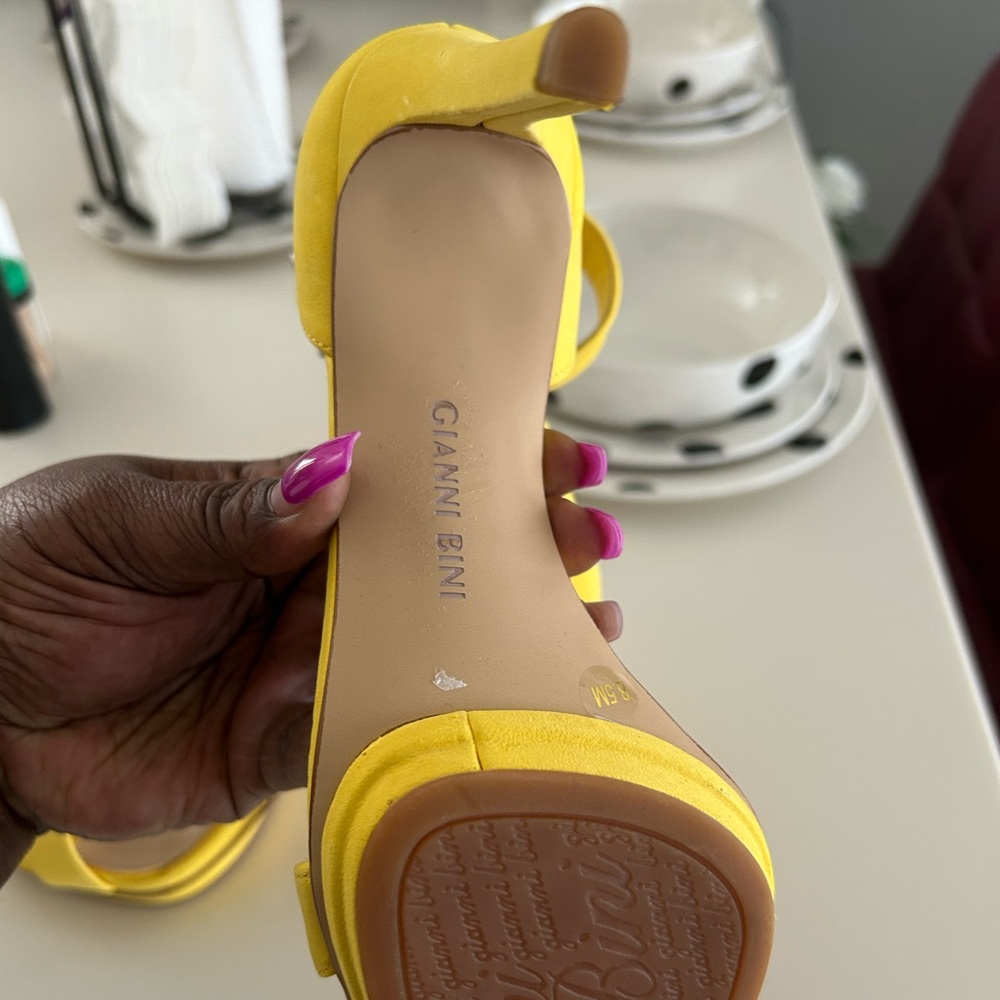 Gianni Bini Yellow Sandal Heels - Picture 3 of 6